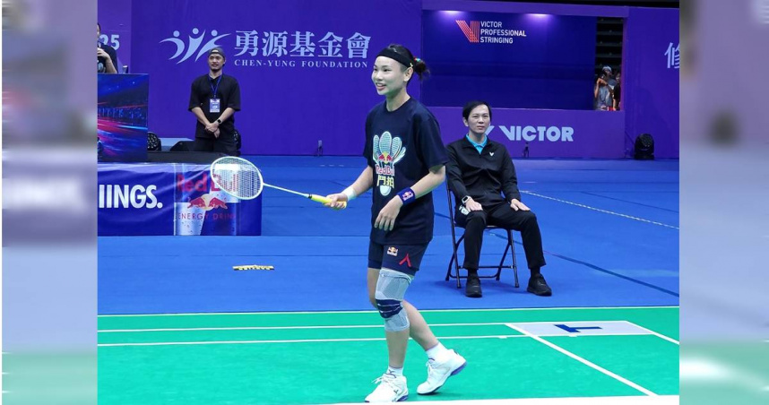 戴資穎目前仍在膝蓋手術後休養中，特地出席Red Bull鬥拍活動讓球迷欣賞她的球技。（圖／中國時報陳筱琳攝）