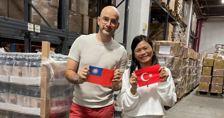 吳鳳分享在街上見證台灣人的溫暖。（圖／翻攝臉書／吳鳳）