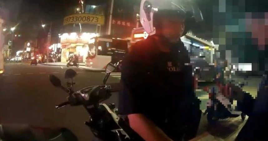 三重男口袋藏毒遭查「假意交菸彈」下秒突反抗　警壓制逮人再起出毒