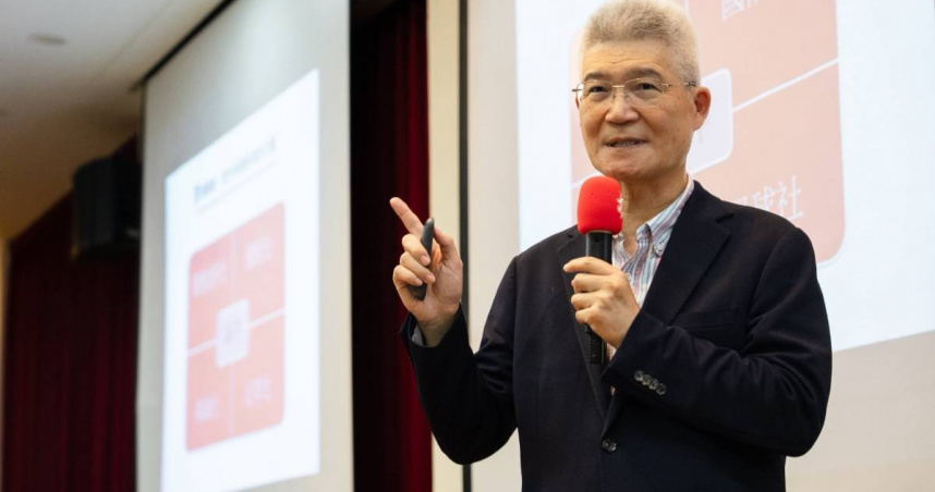 公視董事長胡元輝表示，若立法院願意解除公視預算刪凍，願自9月起不支薪直到董事會完成改組。（圖／翻攝自臉書／胡元輝）