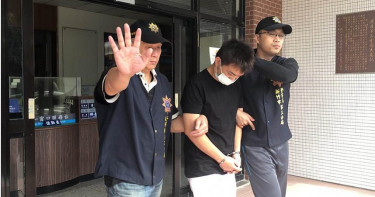 不滿朋友嘴砲狂噹 惡煞掏槍怒轟大腿要他閉嘴