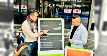 台中市議員江和樹(右)與立委參選人羅廷瑋(左)22日到台中地檢署按鈴提告，指某高中班導師性騷女學生長達半年校方竟不處理，對此校方嚴正澄清表示「早已召開性平會且令該師停職6個月接受調查中。」（圖／台中市議員江和樹提供）