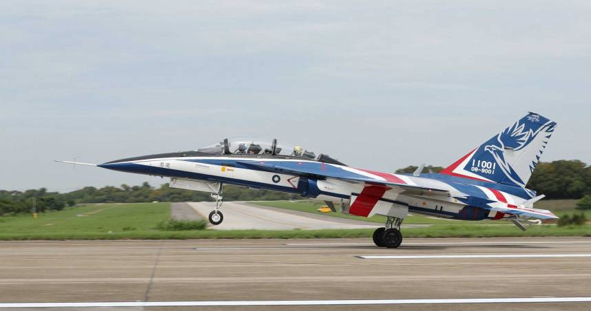 勇鷹高級教練機。僅示意，非當事高教機。（圖／國防部提供）