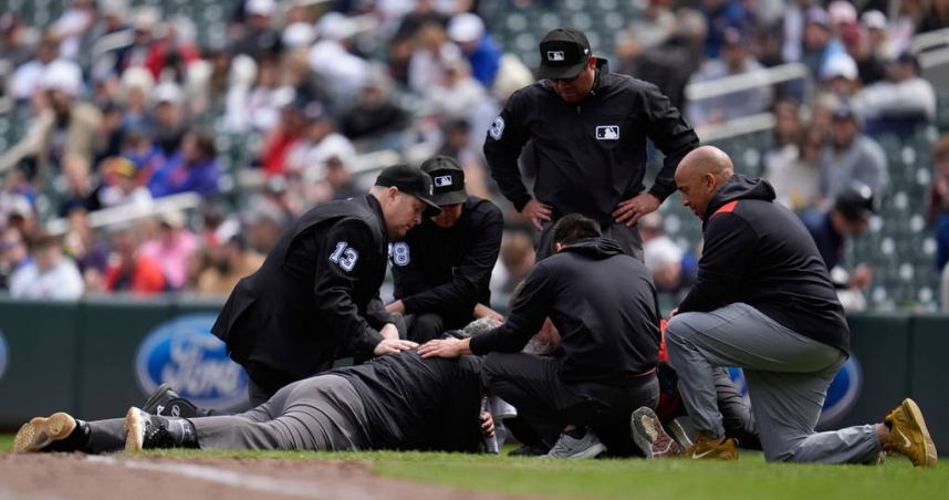 大聯盟資深裁判溫德爾斯特被界外球擊中倒地。（圖／美聯社／達志）
