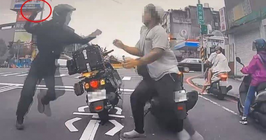 38歲鄭姓男子與30歲林姓男子騎車行經樹林區大安路339巷口時，因差點擦撞爆發衝突，鄭男持工具刀砍傷對方手臂。（圖／翻攝照片）