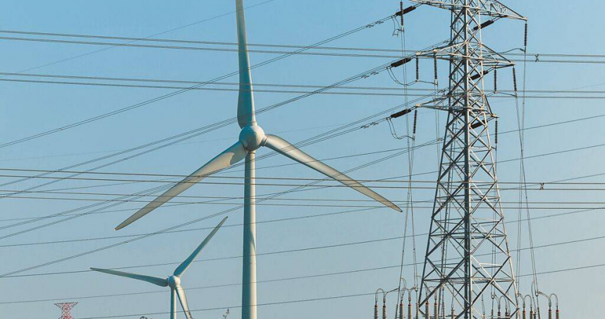 應對再生能源電力不穩，儲能推動邁向下一階段「表後儲能」。（圖／報系資料照）