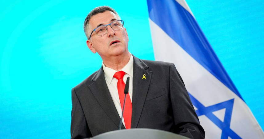 以色列外交部長薩爾（Gideon Saar）證實，駐挪威的大使官邸被丟手榴彈。（圖／美聯社／達志）