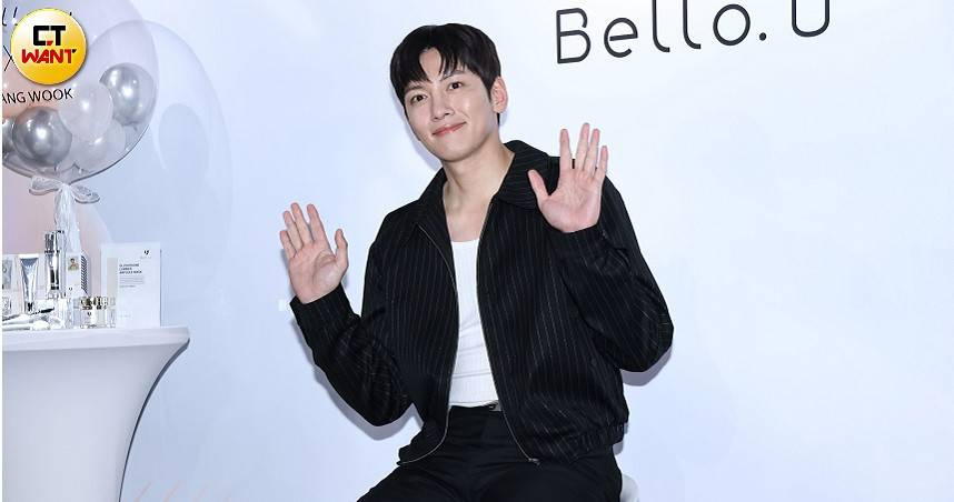 池昌旭上次訪台學會台語「水啦」，這次也練了新的中文，要與粉絲近距離互動。（圖／焦正德攝）