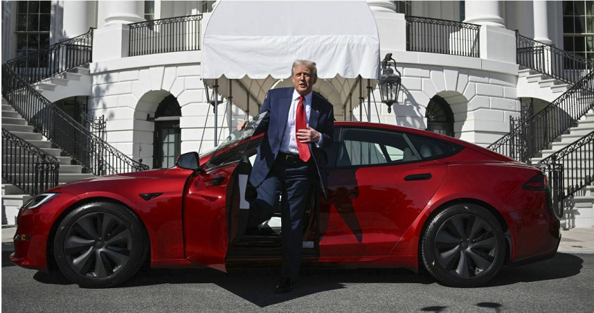 馬斯克去年起公開支持川普，引發部分消費者反感。（圖／達志／美聯社，下同）