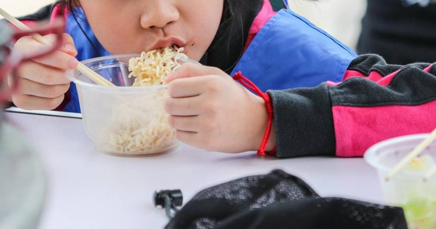 印尼中爪哇斯拉根爆發大規模疑似食物中毒事件，造成逾360人不適。（示意圖／Pixabay）