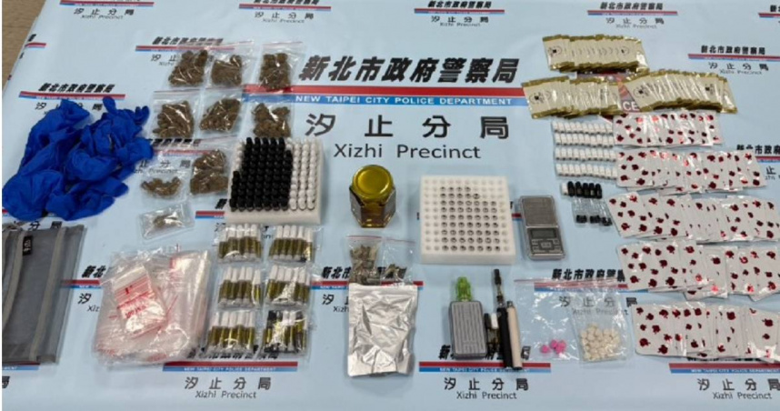 汐止警方今年初逮獲通緝犯施競堯並起獲毒品，循線搗破新店毒窟並查扣大量毒品及加工器具。（圖／翻攝畫面）