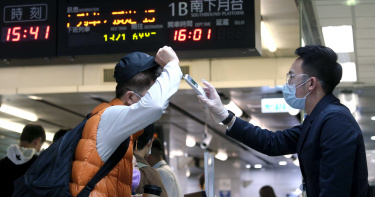 清明連假首日雙鐵「近千人沒戴口罩」!2旅客體溫超標拒載