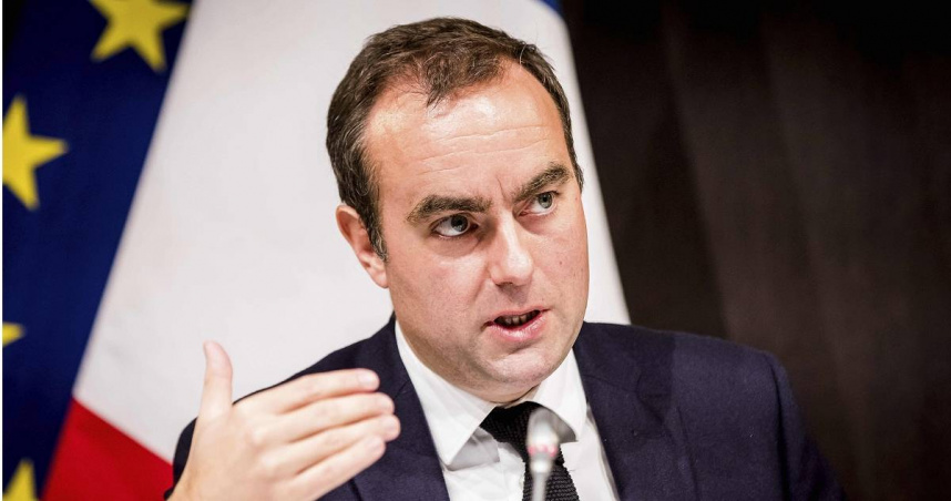 法國總統馬克宏（Emmanuel Macron）今（10）日點名他的親密盟友、39歲的國防部長勒克努（Sebastien Lecornu）接任新總理。（圖／達志／美聯社）