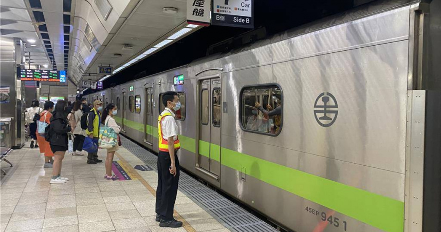 台鐵7個月9起旅客攻擊案，站長遭勒脖踹肚，產工怒吼增保全。（示意圖／報系資料照）