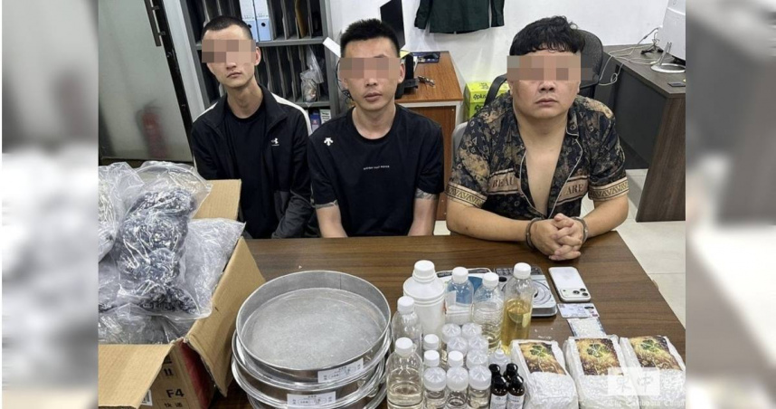 3名台灣籍男子與1名中國籍男子在柬埔寨運毒，開車躲警察卻撞入民宅，導致其中1台灣人死亡。（圖／翻攝自柬中時報）