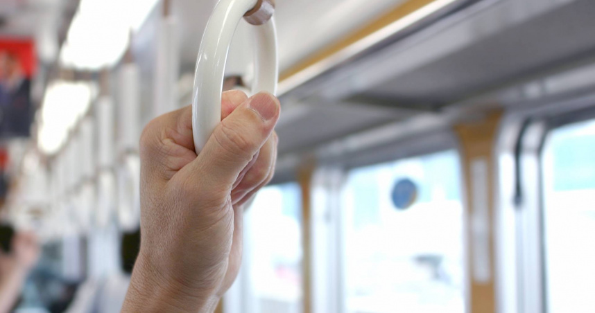 日本民營鐵道協會發布「2025年車站與電車內擾人行為排行榜」。（示意圖／photoAC）