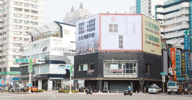 罷韓看板遭下架喊陰謀論 工務局:申請許可就能上