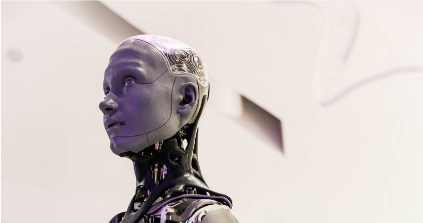 在人工智慧（AI）快速滲透全球產業的當下，人類工作是否將被AI全面取代的討論已成為熱門話題。（示意圖／翻攝自pexels）