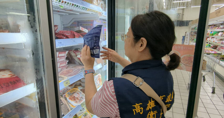 高雄市衛生局抽驗賣場、超市、傳統市場及食品販售場所共74件食品，發現4件防腐劑超標。（圖／高雄市衛生局）
