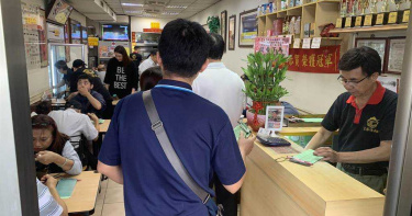丁怡銘稱牛肉麵業者傳「和解簡訊」遭打臉 真相曝光