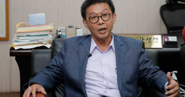 指揮中心堅持疫苗採購要中央與原廠簽約 綠委喊話放寬條件