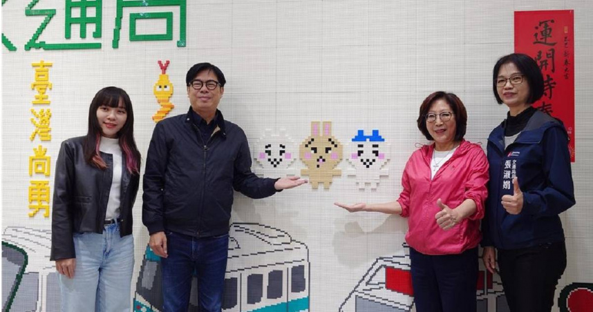 高雄舉辦冬日遊樂園聯名超人氣吉伊卡哇引發熱潮，現場卻盜版攤販猖獗，陳其邁說著作權方已提告，會由警方、消保官協助蒐證取締。（圖／任義宇攝）