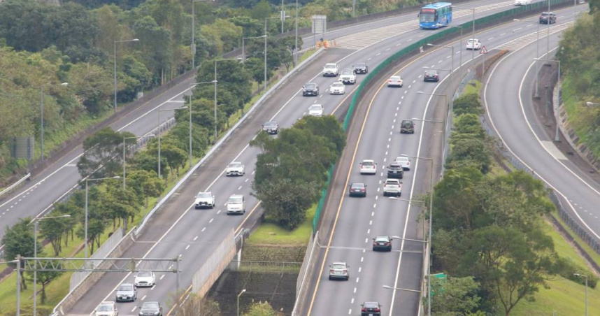 清明連假國道午後迎第二波車潮，高公局：國5恐塞到4點。（示意圖／本報資料照）
