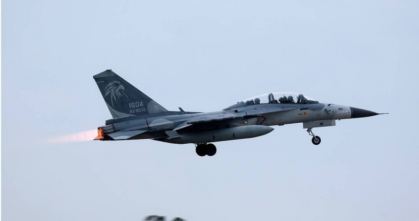 國防部9日指出，從8日上午6時到9日上午6時，共偵獲中國軍機25架次、軍艦6艘次與1艘中共公務船在台海周邊活動。（示意圖／報系資料照）