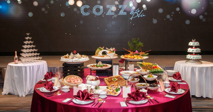 COZZI Blu和逸飯店．桃園館結合品牌經典海洋元素，以「海納百川」為創意核心，精心策劃質感婚禮體驗會，打造專屬新人多元包容的浪漫場景（圖／COZZI Blu和逸飯店．桃園館提供）。