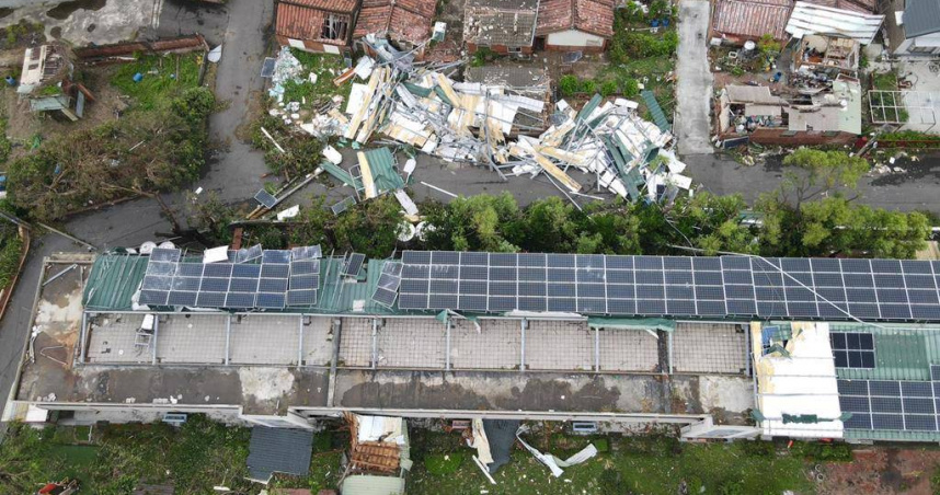 台南市政府8日啟動丹娜絲風災捐款帳戶，2周湧近6千萬。圖為竹埔國小建物遭颱風毀損。（圖／竹埔國小提供）