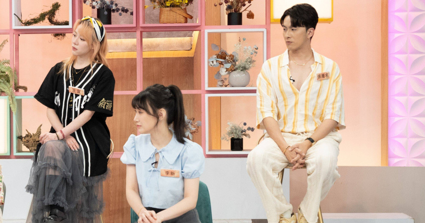 張雁名（右）上節目自揭「屎」上最尷尬，拍戲拍到「失禁」，脫褲敬業演完。（圖／東森綜合台提供）