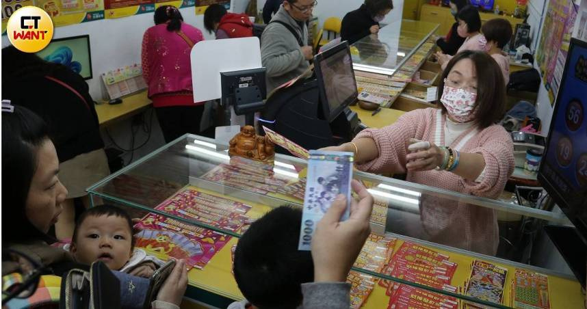 大樂透頭獎6.91億元由花蓮彩券行開出，單人獨得。（圖／黃鵬杰攝）