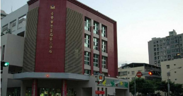 美工刀殺女友頸部濺血倒地 男友呆立現場認:是我砍的