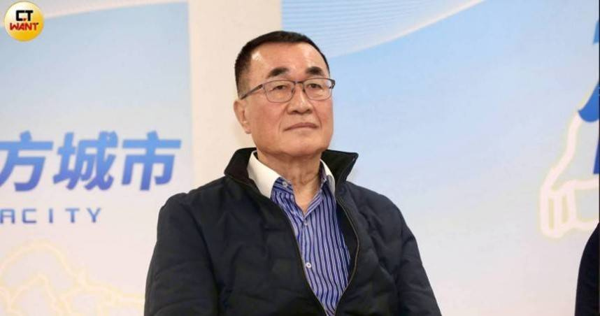 國民黨新北市長參選人李四川表示，公館圓環已有效降低交通事故，但中永和往返台北的壅塞問題仍待改善，未來將提出整體交通解方。（圖／方萬民攝）