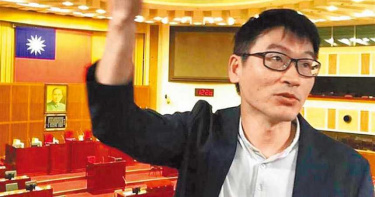 梁文傑臉書諷「賭很大」 許崑源遺孀不忍了:一定告到底!