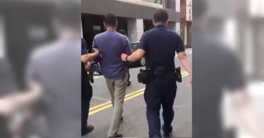 萬華公寓騎樓火警 酒空印度男怒燒鄰居機車遭逮