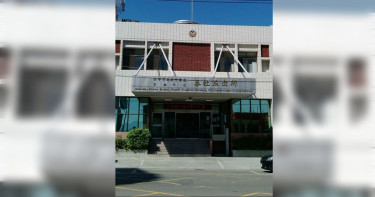 國小門口前談判鬥毆 20多人棍棒大亂鬥