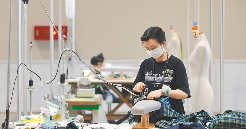 教育部統計，103學年高職生42萬餘人，到113學年僅剩23萬餘人，減少近20萬人。圖為第54屆全國技能競賽。（本報資料照片）