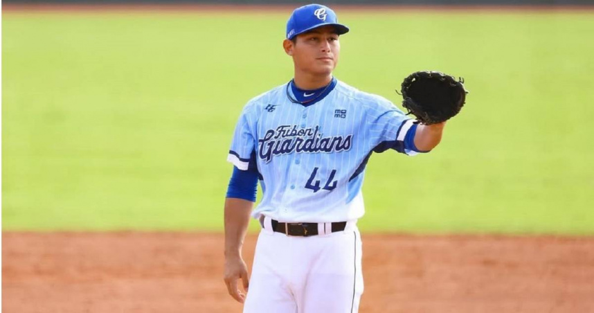 富邦將台伊混血投手爾曼羅索普除役。（圖／翻攝爾曼羅索IG，下同）