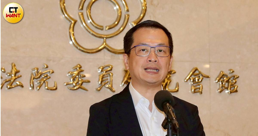 國民黨立委羅智強提出「廢院保權」與「民選監委」兩條路徑，盼重塑監察權為真正民意機關，徹底斬斷總統酬庸干預。（ 圖／黃耀徵攝）