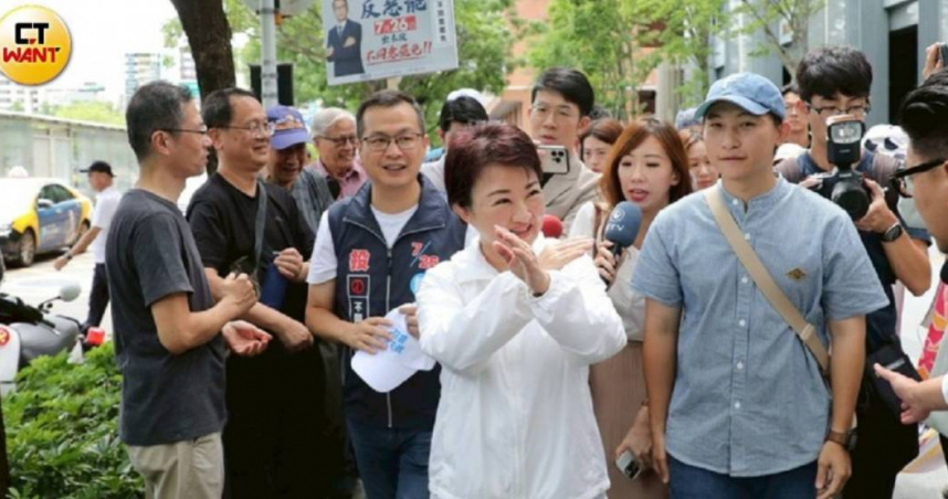 盧秀燕呼籲美國關稅戰衍生對台灣的重大衝擊，他籲請國人不要先苛責賴總統與談判團隊，但也建議賴總統「趕快把心收回來」。（圖／劉耿豪攝）