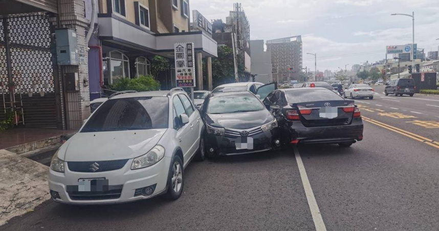 警方以偵防車包抄圍捕，陳嫌還拒捕，警開4槍逮人。（圖／翻攝畫面）