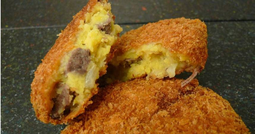 日本高級肉鋪「旭屋」的「究極神戶牛可樂餅」。（圖／翻攝自臉書，神戶牛專門店旭屋）