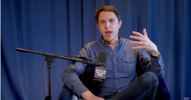 Google搜尋的產品副總裁史坦（Robby Stein）。（圖／翻攝自YouTube／Silicon Valley Girl）