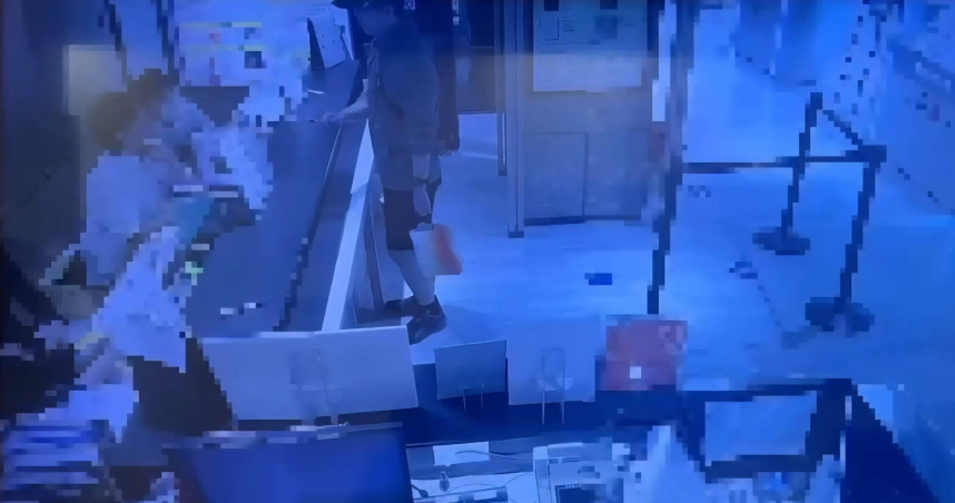 張文犯案前一天曾以想看聖誕樹為由，前往誠品南西要求登頂被拒。（圖／翻攝畫面）