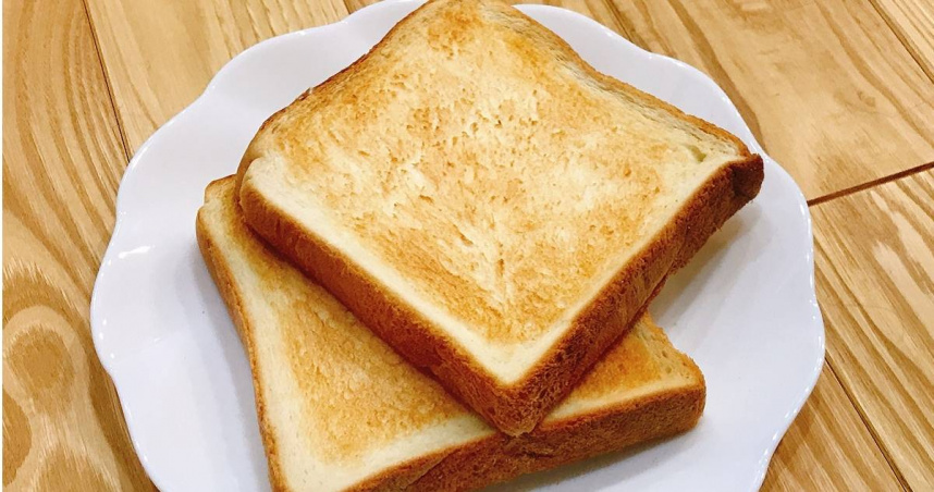 李婉萍指出，每100公克白吐司，其實就含有高達394毫克的鈉。（示意圖／photoAC）