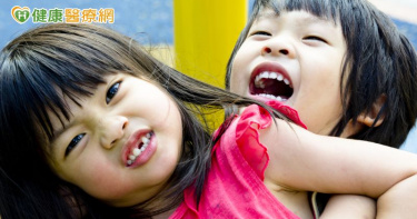 「藥物治療」與「行為治療」雙管齊下　社交、學習更順利