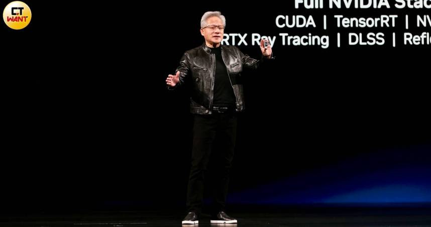 黃仁勳向來以黑色皮夾克作為個人招牌造型。（圖／侯世駿攝）
