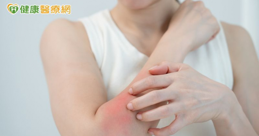 汗水悶住，敏感肌更易受刺激