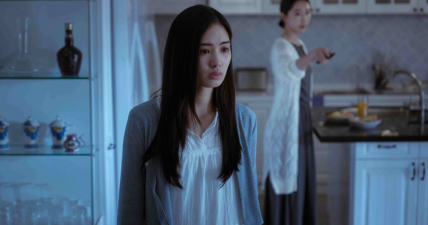 雷嘉汭飾演的女主角朱芷璃，與隋棠飾演的母親古羽琴有精采對手戲。（圖／網銀國際）
